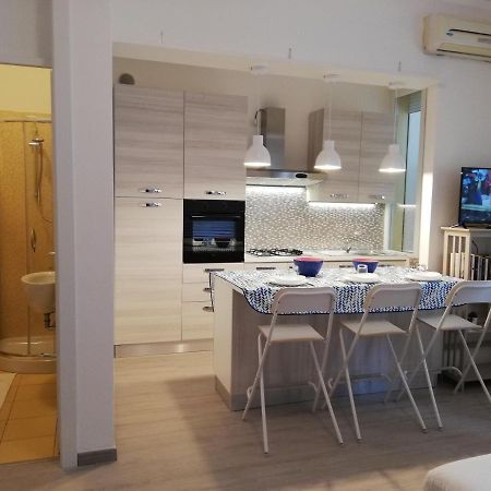 Appartamento Scilla Monolocale - Sulla Spiaggia Di Rimini Exterior foto