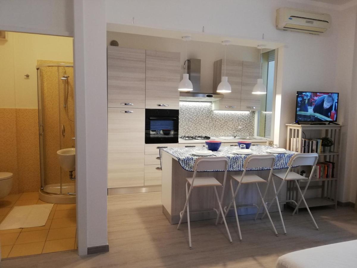 Appartamento Scilla Monolocale - Sulla Spiaggia Di Rimini Exterior foto